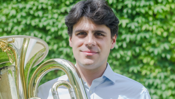 a-harmas-kotel-nem-szakad-el-egyhamar-beszelgetes-ifjabb-bazsinka-jozsef-tubamuvesszel