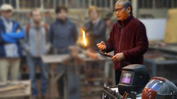 egy-muvesz-aki-tuzzel-rajzol-lau-kwok-hung