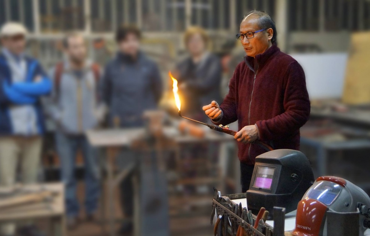 Egy művész, aki tűzzel rajzol – Lau Kwok Hung egy-muvesz-aki-tuzzel-rajzol-lau-kwok-hung