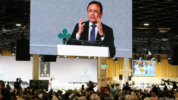 moyses-azevedo-a-shalom-alapitoja-a-kozossegek-az-egyhaz-viragoskertje