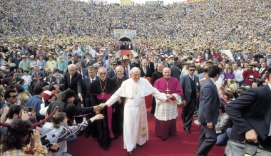 egy-karizmatikus-papa-ii-janos-pal-papa-szuletesenek-100-evfordulojara-emlekezunk