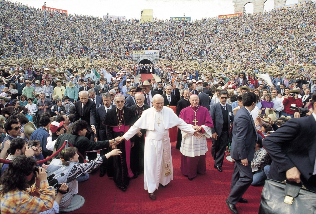 Egy karizmatikus pápa – II. János Pál pápa születésének 100. évfordulójára emlékezünk egy-karizmatikus-papa-ii-janos-pal-papa-szuletesenek-100-evfordulojara-emlekezunk