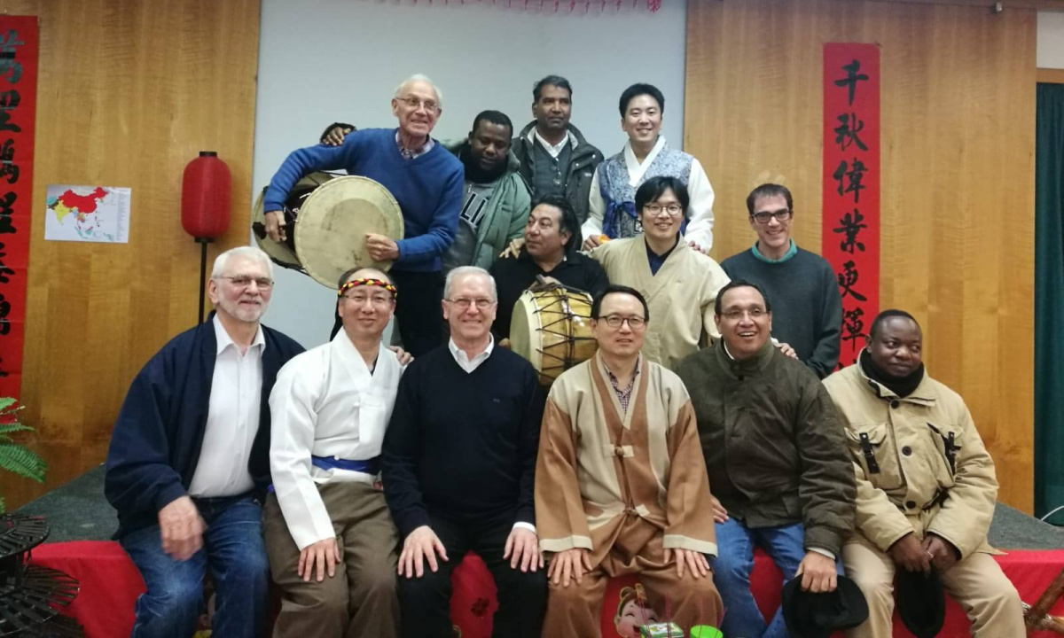 ahol-a-papok-a-kolcsonos-szeretetet-tanuljak-papi-iskola-loppianoban