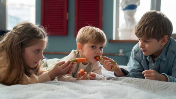 hogyan-tanitsuk-adakozasra-a-gyerekeinket