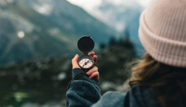 a-felebarat-iranti-szeretet-jo-iranytu