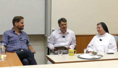 eltero-meggyozodesek-kozos-ertekek-parbeszed-a-kozjorol