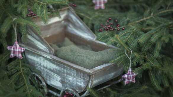 gyermek-szuletik-fiu-adatik-nekunk