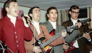 a-beke-uzenetvivoi-55-eves-a-gen-rosso-1-resz