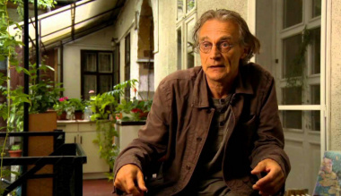 a-rosszul-begombolt-mellenyt-ujra-kell-gombolni-der-andras-rendezo-az-szfe-atalakitasarol