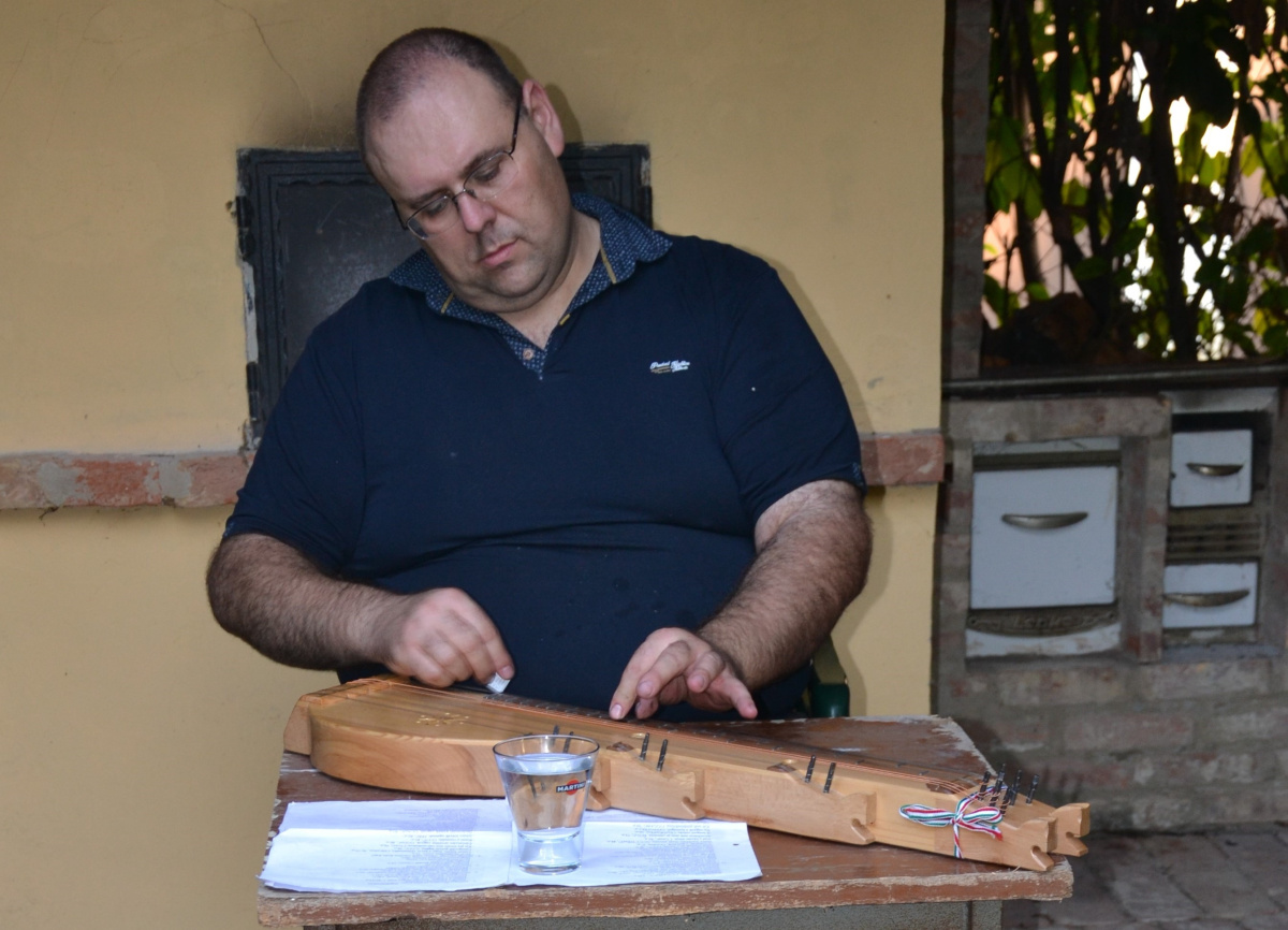 Jézus mosolya, avagy meseest szokatlan közegben jezus-mosolya