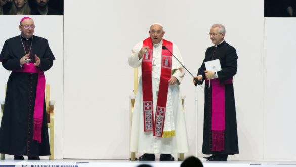 ferenc-papaval-az-arenaban