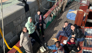 egy-hajoban-evezunk-fiatalok-a-bekeert