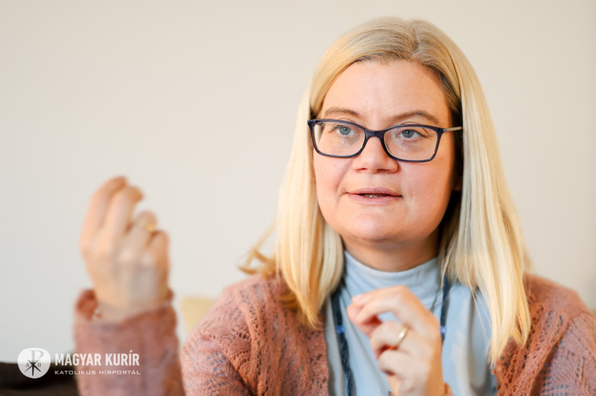 A házasság önmagában érték: Homokiné Hollósi Cecília párkeresésről, meddőségről és a hit erejéről a-hazassag-onmagaban-ertek-homokine-hollosi-cecilia-parkeresesrol-meddosegrol-es-a-hit-erejerol