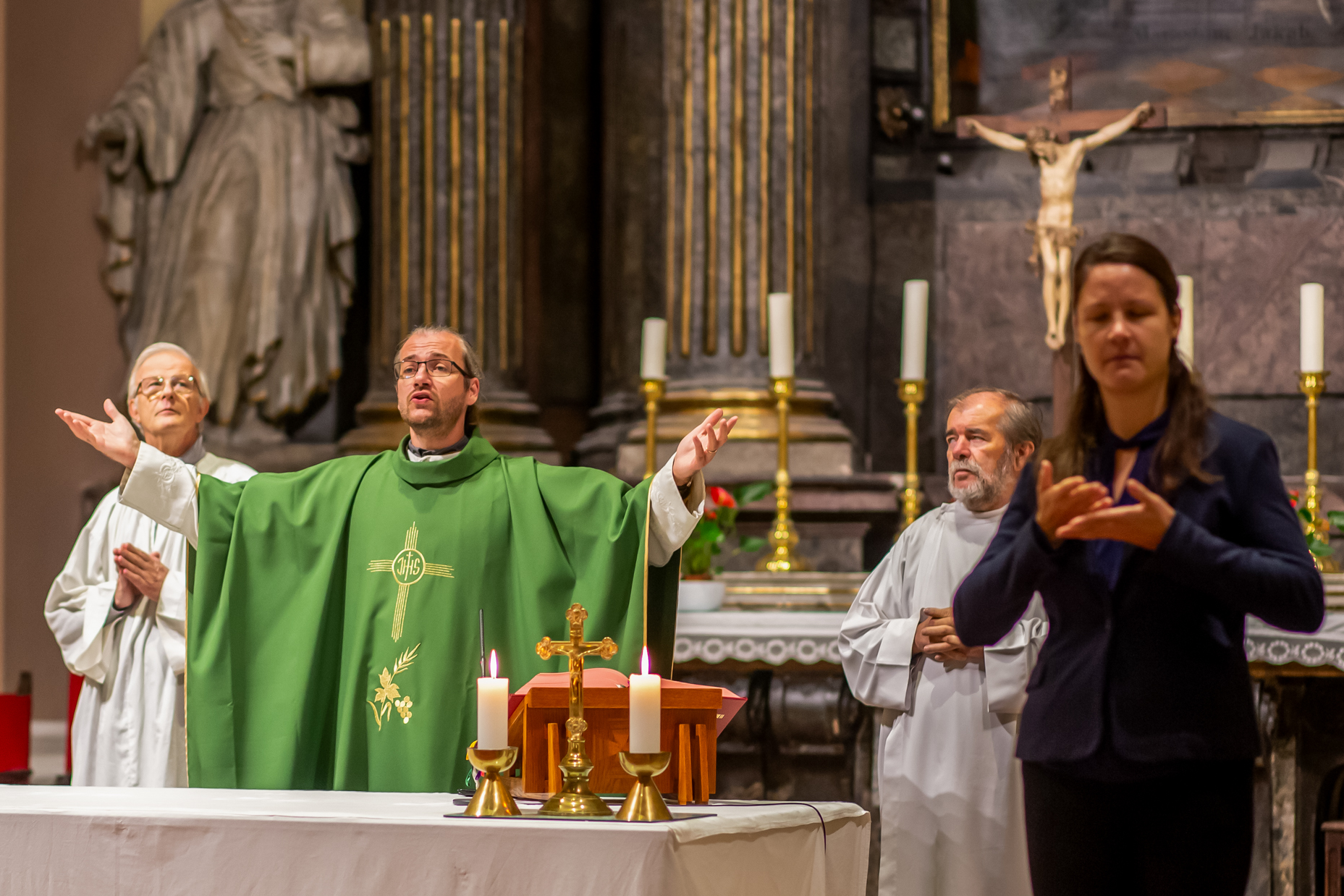 „Az akadálymentesítés a szívekben kezdődik” – Nagy Sándor atya hallássérült referens az-akadalymentesites-a-szivekben-kezdodik-nagy-sandor-atya-hallasserult-referens