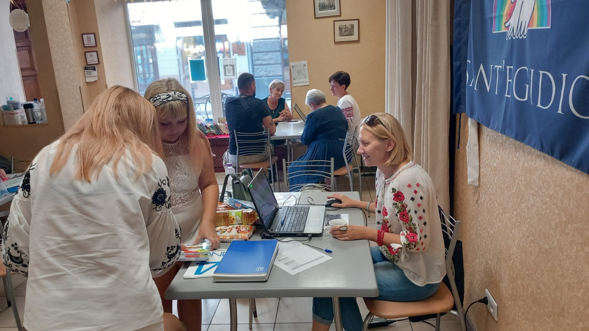 „A békét építjük és imádkozunk a békéért” – a Sant’Egidio lvivi közösségénél a-beket-epitjuk-es-imadkozunk-a-bekeert-a-santegidio-lvivi-kozossegenel