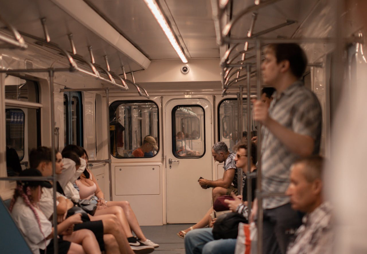 Indulattól a békéig, tömegtől az emberig indulattol-a-bekeig-tomegtol-az-emberig