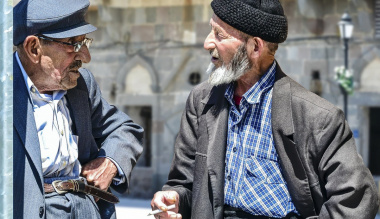 a-fold-ahonnan-eletunk-viragai-nyilnak