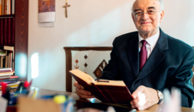 a-tettek-keresztenysege-hiteles-szebik-imre-evangelikus-puspokot-kerdeztuk