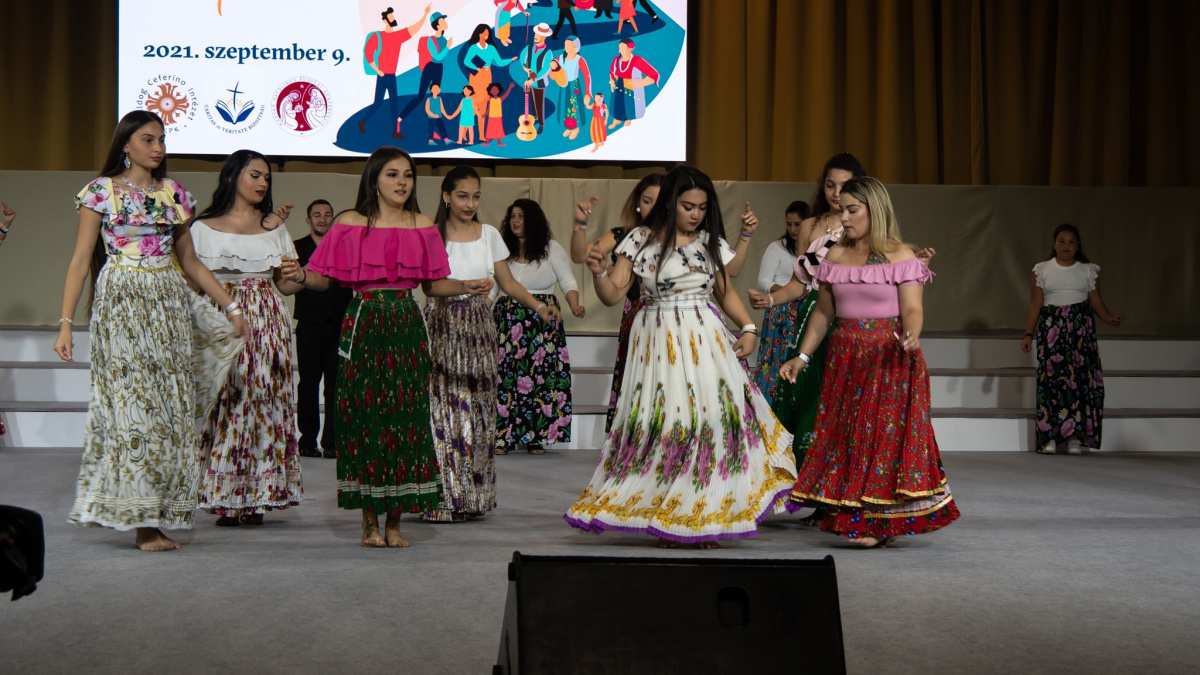 Van helyünk, befogadott az egyház, s a lelkünk Istenre éhes… van-helyunk-befogadott-az-egyhaz-s-a-lelkunk-istenre-ehes