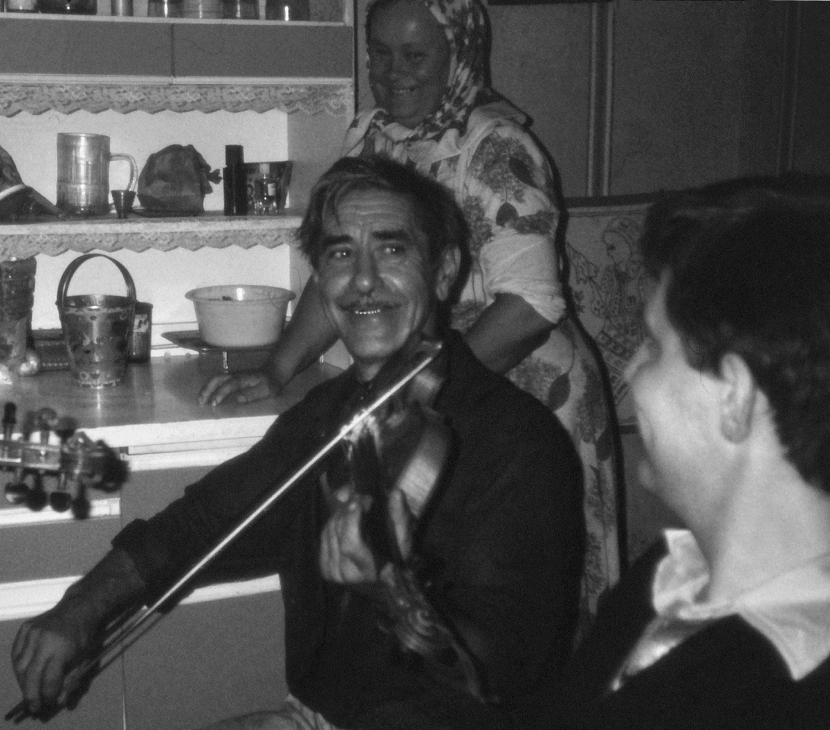 Ha nem fonnánk egymásnak töviskoronát - Egy néprajzkutató gondolatai a cigányságról ha-nem-fonnank-egymasnak-toviskoronat-egy-neprajzkutato-gondolatai-a-ciganysagrol