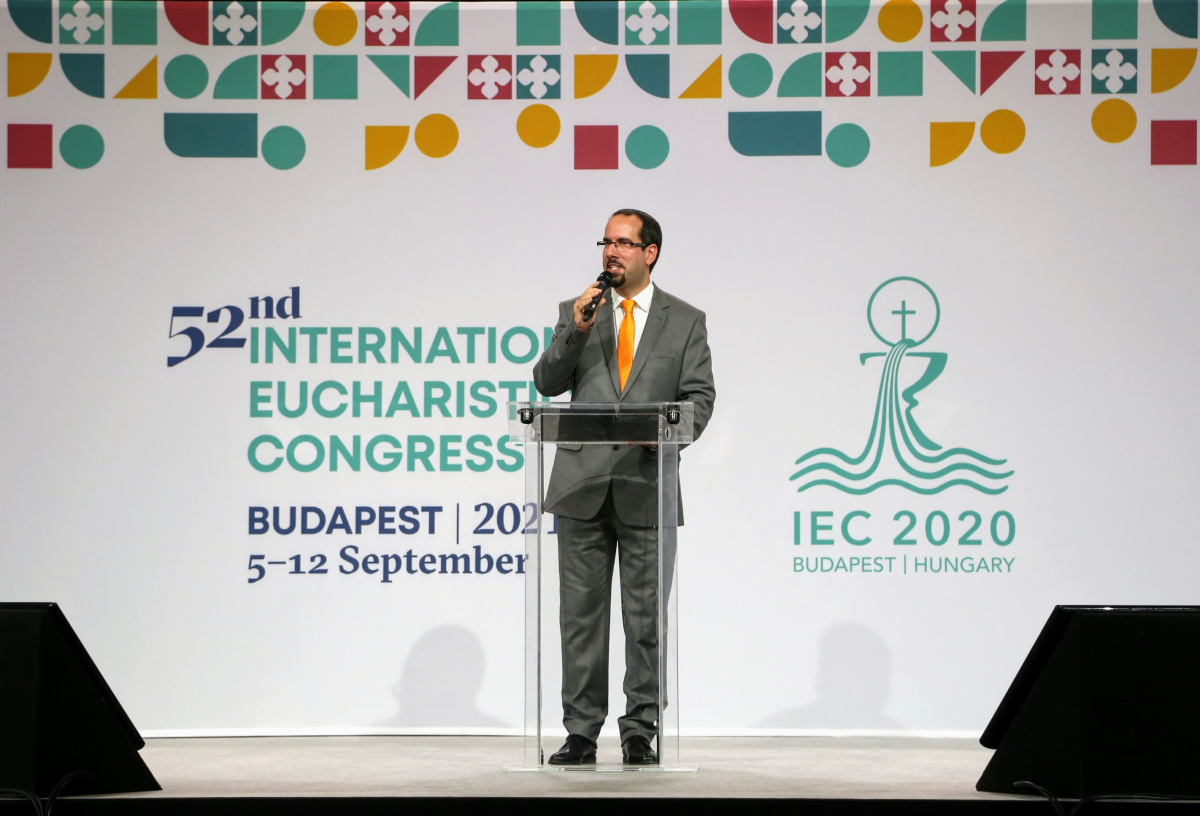 Elfogadni a kegyelmet – Gőbel Ágoston értékelője a NEK-ről elfogadni-a-kegyelmet-gobel-agoston-ertekeloje-a-nek-rol