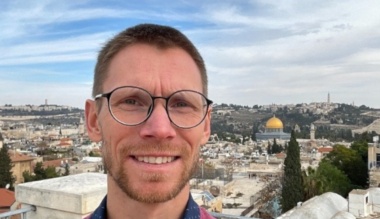 teologus-hallgato-izraelbol-haboru