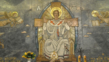 kiralyi-hazba-szulettel