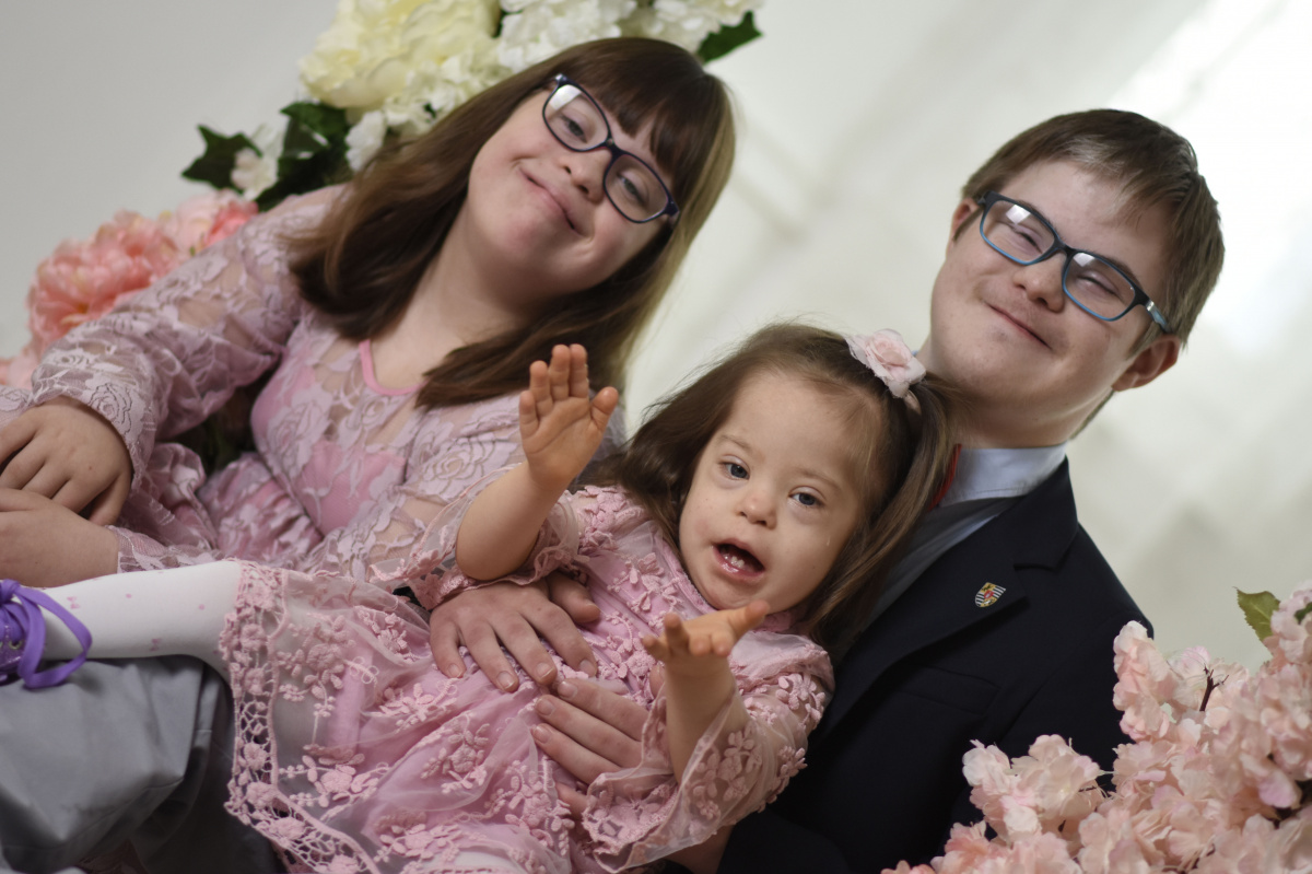 harom-down-szindromas-gyermek-akikre-vagytak