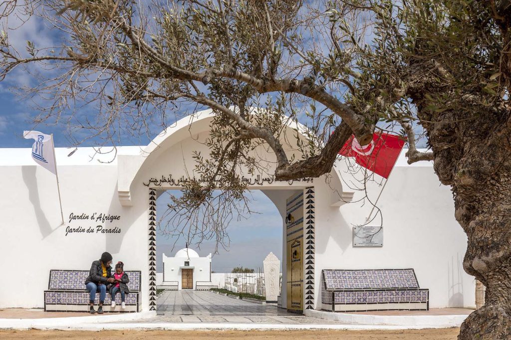 Sírkert a tengerparton: a felejtés ellen sirkert-a-tengerparton-a-felejtes-ellen