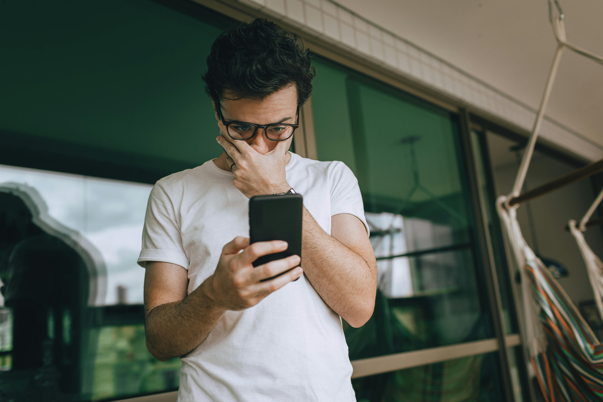 Hogyan tudunk embernek maradni, mikor a háborús képek elárasztanak? hogyan-tudunk-embernek-maradni-mikor-a-haborus-kepek-elarasztanak