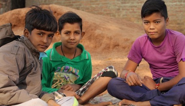 aki-befogad-titeket-engem-fogad-be