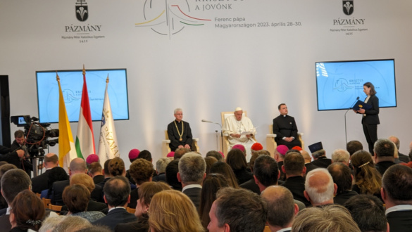 a-papalatogatas-zaroesemenye-a-pazmany-egyetemen