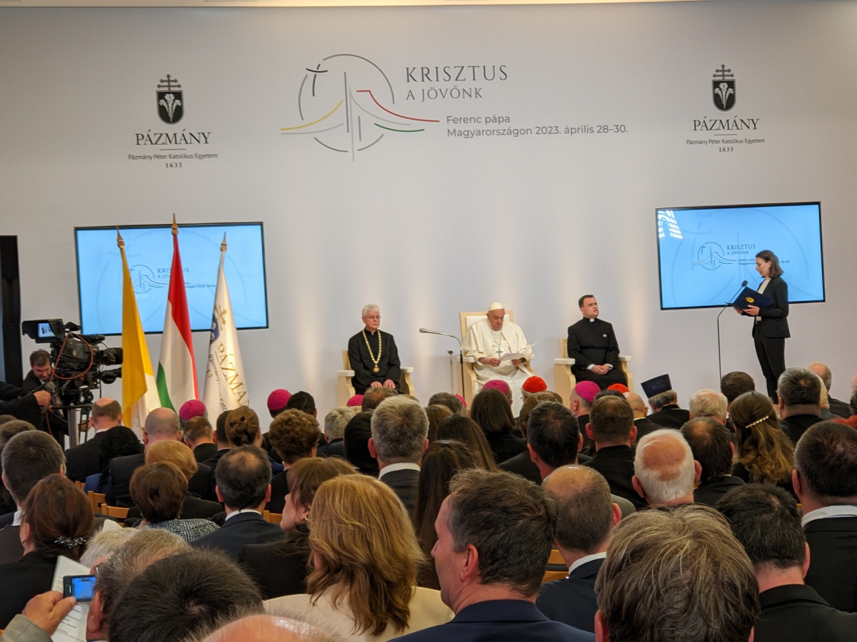 A pápalátogatás záróeseménye a Pázmány Egyetemen a-papalatogatas-zaroesemenye-a-pazmany-egyetemen