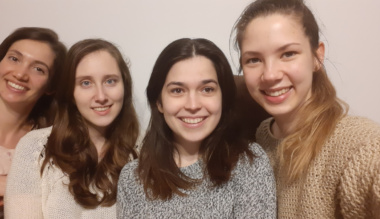 ugy-elunk-mint-az-elso-keresztenyek-egy-fiatal-lany-a-gen-lakasrol