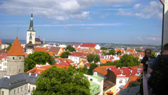 esztek-es-magyarok-mi-kot-ossze-minket