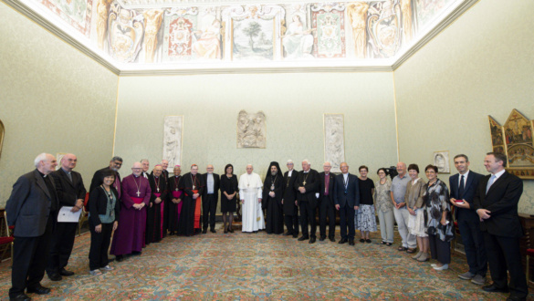 az-egyhazak-kozotti-uj-ut